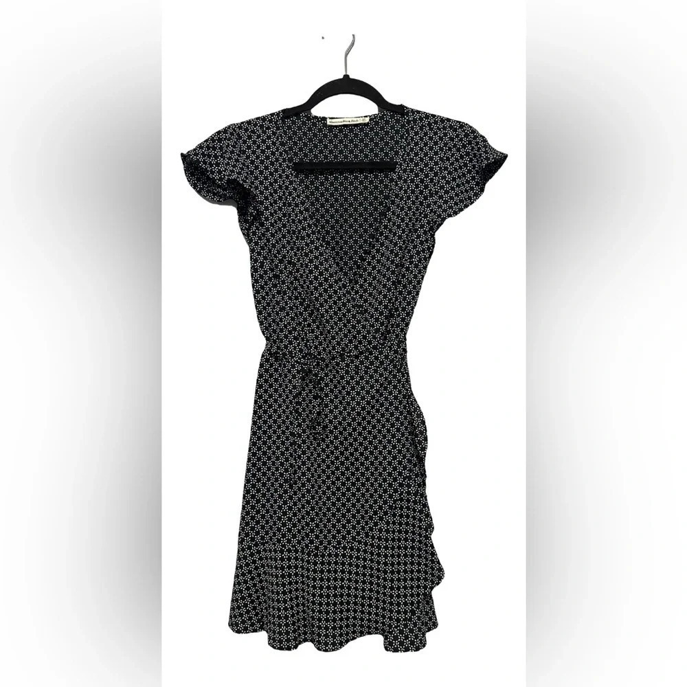 Abercrombie & Fitch Navy and White Wrap Dress Size Small Preppy Short Sleeve
